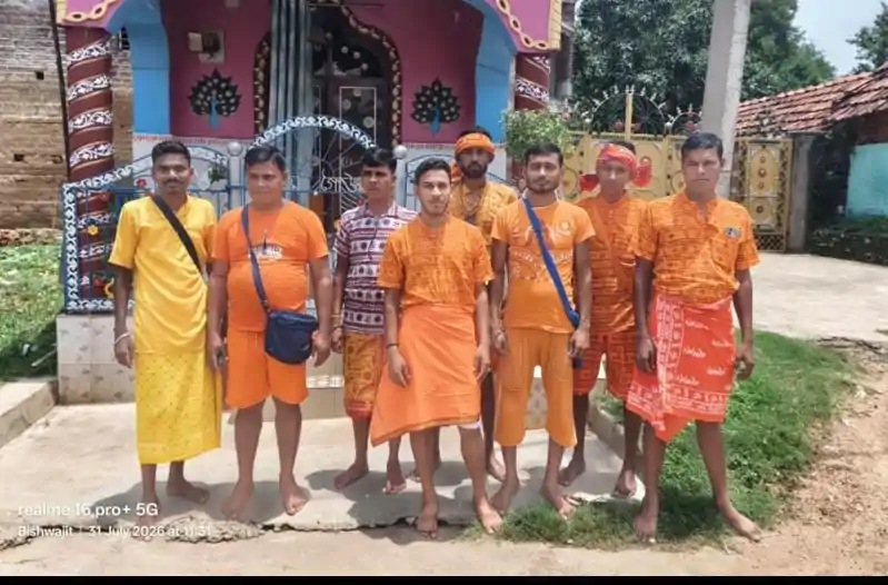 बाबा बैद्यनाथ के जलाभिषेक को निकले श्रद्धालु, 'बोलबम' के जयघोष के बीच दलाबड़ से रवाना हुआ कांवड़ियों का जत्था
