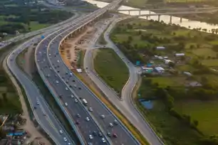  2026 में बिहार के लोगों की खुलेगी किस्मत, बिहार को मिलेगा पहला छह लेन हाइवे, चार एक्सप्रेस-वे पर भी काम शुरू 