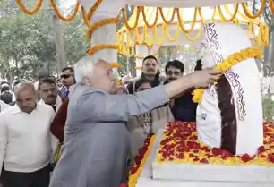 मुख्यमंत्री ने अपनी माताश्री स्व० परमेश्वरी देवी जी की पुण्य तिथि पर उन्हें भावभीनी श्रद्धांजलि अर्पित की