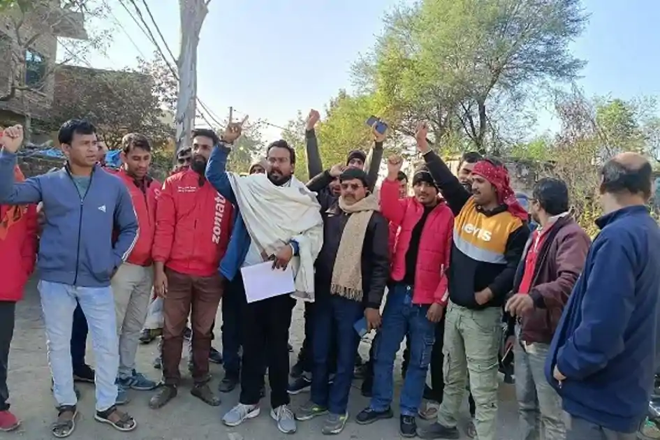 11 सूत्री मांगों पर अड़े Zomato डिलीवरी पार्टनर, दूसरे दिन भी ठप रही ऑनलाइन फूड सेवा