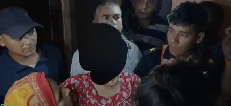 इश्क के जाल में फंसाया, प्रेमिका को विदेश में बनाया बंधक, अब पुलिस ने कराया मु्क्त