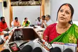 मोतिहारी: करोड़ों का हाईटेक शव दाह गृह अधर में लटका, ठेकेदार काम छोड़कर भागा, बैठक में जोरदार हंगामा 