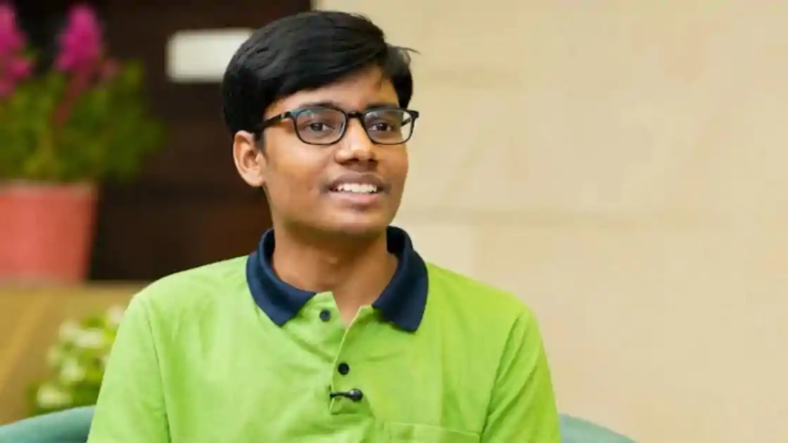 JEE एडवांस एग्जाम में बिहार के शुभम कुमार बने ऑल इंडिया टॉपर, CM सम्राट चौधरी और संजय झा ने दी बधाई 