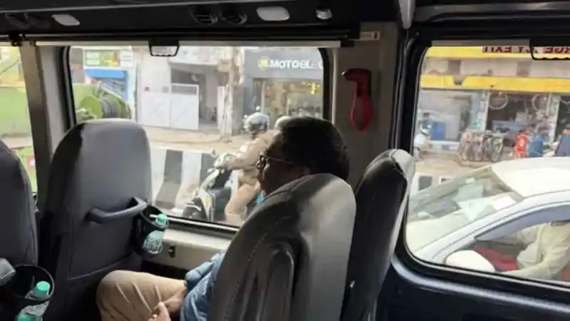 बिना काफिले रांची की सड़कों पर उतरे CM हेमंत सोरेन, ट्रैफिक और कानून-व्यवस्था का लिया जायजा