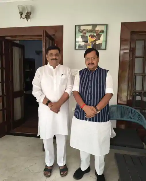  बिहार में जल्द होगा कैबिनेट विस्तार, दिल्ली में संजय झा और बीजेपी के राष्ट्रीय अध्यक्ष नितिन नबीन की मुलाकात 