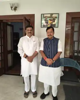  बिहार में जल्द होगा कैबिनेट विस्तार, दिल्ली में संजय झा और बीजेपी के राष्ट्रीय अध्यक्ष नितिन नबीन की मुलाकात 