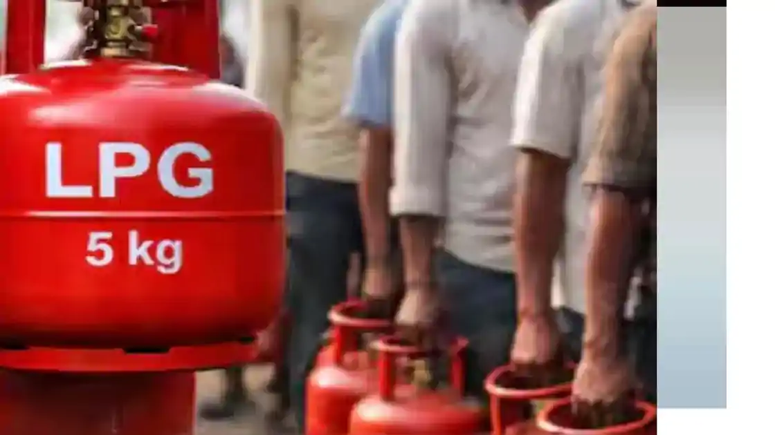 LPG Price Hike: कमर्शियल के बाद 5 किलो वाला 'छोटू' सिलेंडर भी हुआ महंगा, छात्रों और मजदूरों को बड़ा झटका