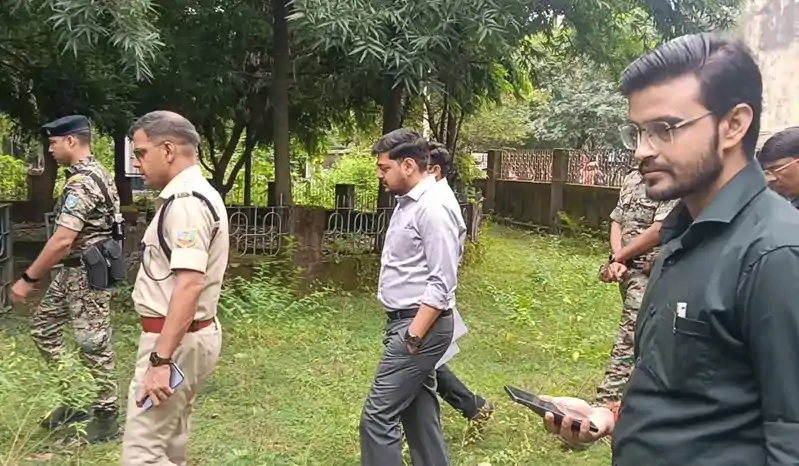 धनबाद : नगर निकाय चुनाव की तैयारियों में जुटा प्रशासन, उपायुक्त ने किया निरीक्षण धनबाद : नगर निकाय चुनाव की तैयारियों में जुटा प्रशासन, उपायुक्त ने किया निरीक्षण