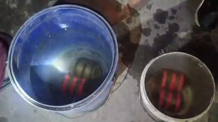 धनबाद : बंद मकान से चार ज़िंदा ब*म बरामद, इलाके में सनसनी 