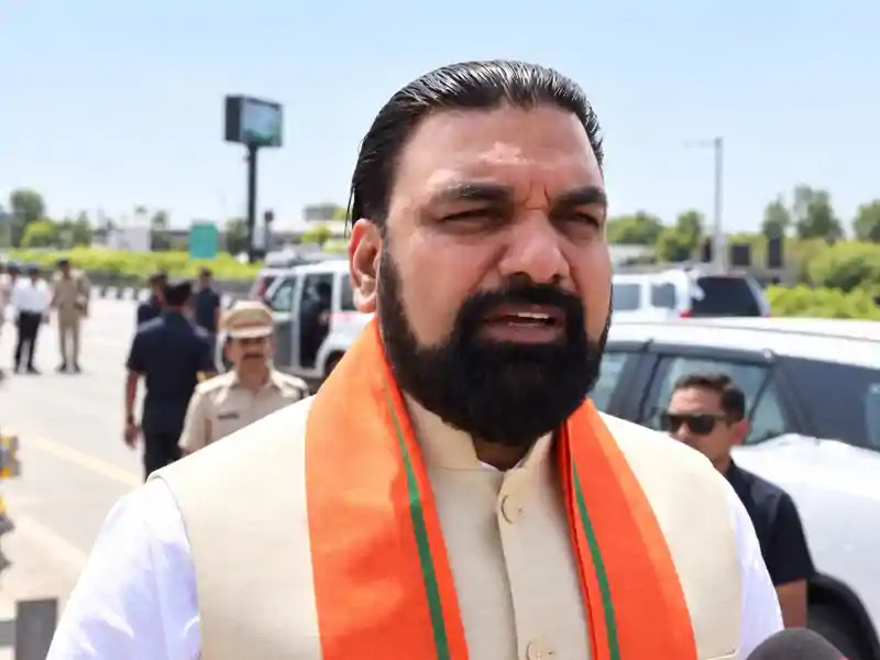बिहार में बाढ़ से हाहाकार, अगले 48 घंटे बेहद अहम, CM सम्राट ने मांगी वायुसेना की मदद, अलर्ट जारी बिहार में बाढ़ से हाहाकार, अगले 48 घंटे बेहद अहम, CM सम्राट ने मांगी वायुसेना की मदद, अलर्ट जारी