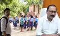 ग्रामीणों के सवाल पर भड़क गए BPSC शिक्षक, कहा- साढ़े 10 बजे आएंगे, तुमको जो करना है कर लो…