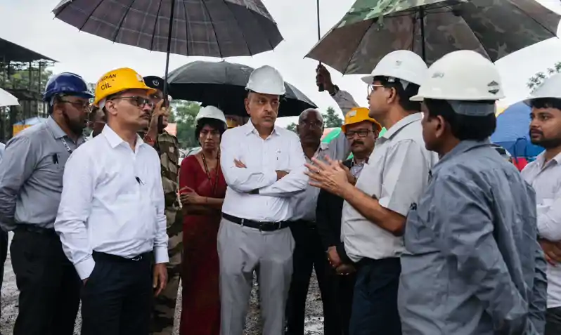 पीएम के सलाहकार तरुण कपूर ने किया मूनीडीह CBM परियोजना का निरीक्षण, अक्टूबर 2027 से गैस बिक्री की तैयारी