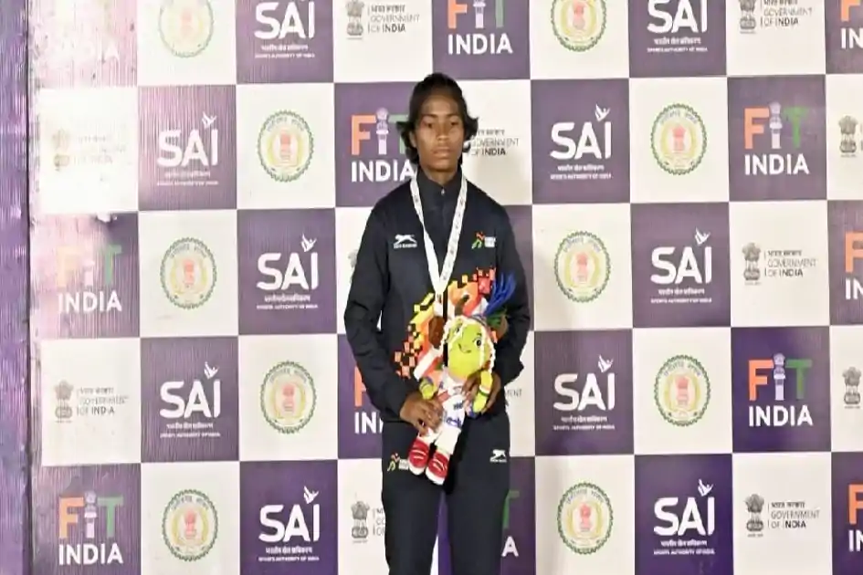 खेलो इंडिया ट्राइबल गेम्स में जामताड़ा की सविता मुर्मू ने बढ़ाया मान, भाला फेंक में जीता रजत पदक