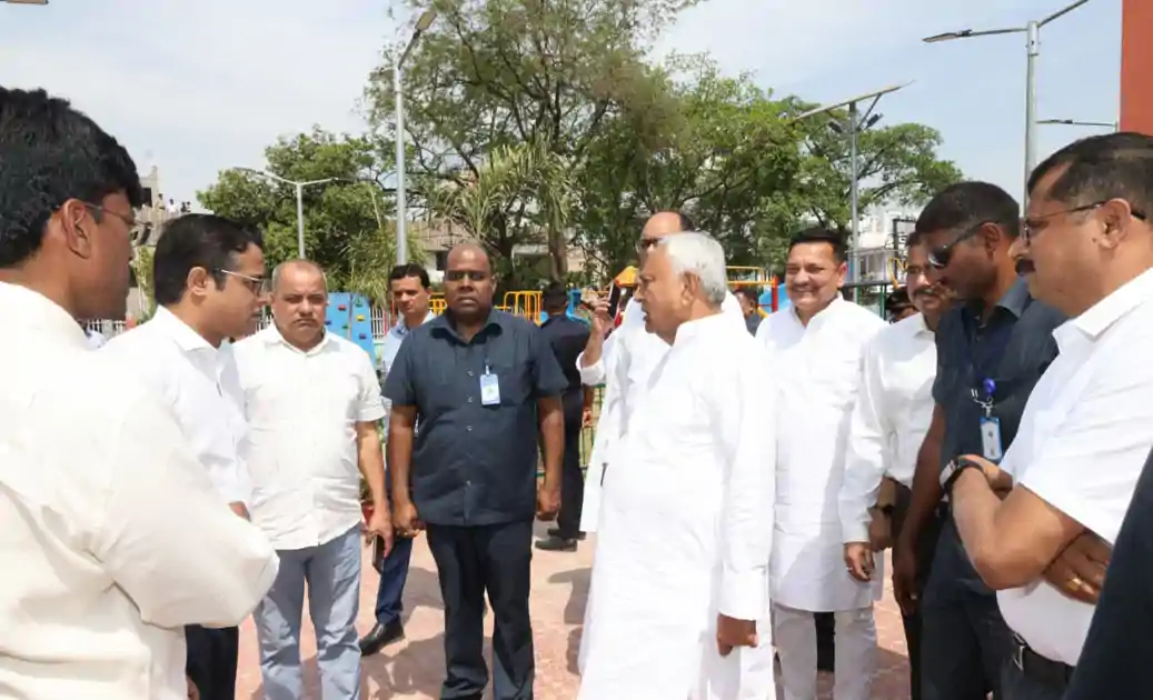 मुख्यमंत्री ने पटना शहर में विभिन्न निर्माणाधीन योजनाओं का किया निरीक्षण, तेजी से कार्य पूर्ण करने का दिया निर्देश