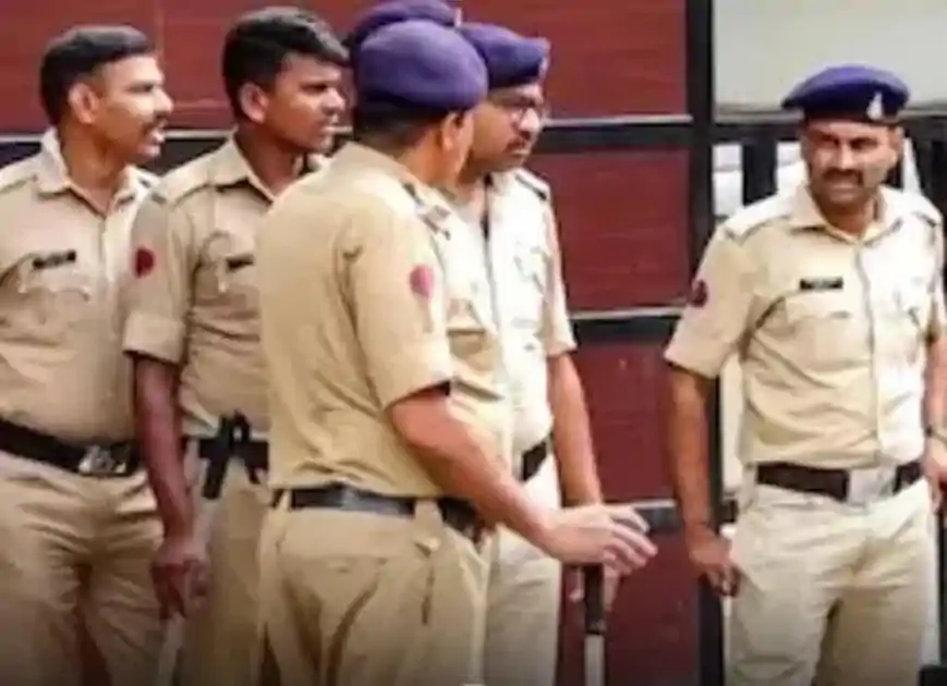 देवघर पुलिस में बड़ा फेरबदल, 17 अधिकारियों को मिली नई जिम्मेदारी