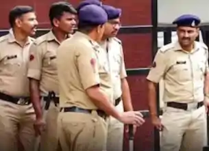 देवघर पुलिस में बड़ा फेरबदल, 17 अधिकारियों को मिली नई जिम्मेदारी
