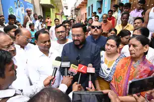 तेजस्वी यादव को भी किशोर कुमार मुन्ना ने घेरा, बोले- वे भी मामले में चुप्पी साधे हैं, क्यों नहीं वे घटनास्थल पर प्रतिरोध जाहिर करते? आखिर प्रतिपक्ष की आवाज कब बनिएगा?