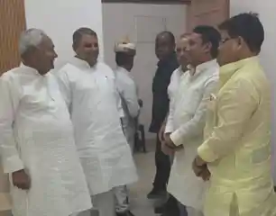 नीतीश कुमार से मिलने पहुंचे RJD विधायक फैसल रहमान, क्या बिहार में फिर होगा खेला?