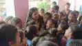गुरु-शिष्य रिश्ते का एक भावुक पल, शिक्षिका के ट्रांसफर पर फूट-फूटकर रोने लगे बच्चे