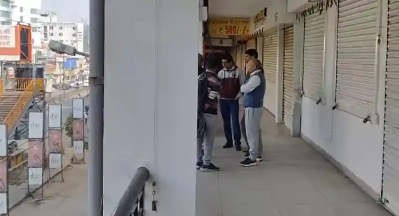 रांची के नामी CA नरेश केजरीवाल के 15 ठिकानों पर ED का धावा, पहली बार FEMA के तहत कार्रवाई रांची के नामी CA नरेश केजरीवाल के 15 ठिकानों पर ED का धावा, पहली बार FEMA के तहत कार्रवाई