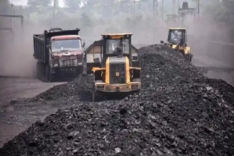गोमिया में अवैध कोयला खनन पर कार्रवाई के दौरान टीम पर हमला, KBPL के अधिकारी गंभीर रूप से घायल गोमिया में अवैध कोयला खनन पर कार्रवाई के दौरान टीम पर हमला, KBPL के अधिकारी गंभीर रूप से घायल