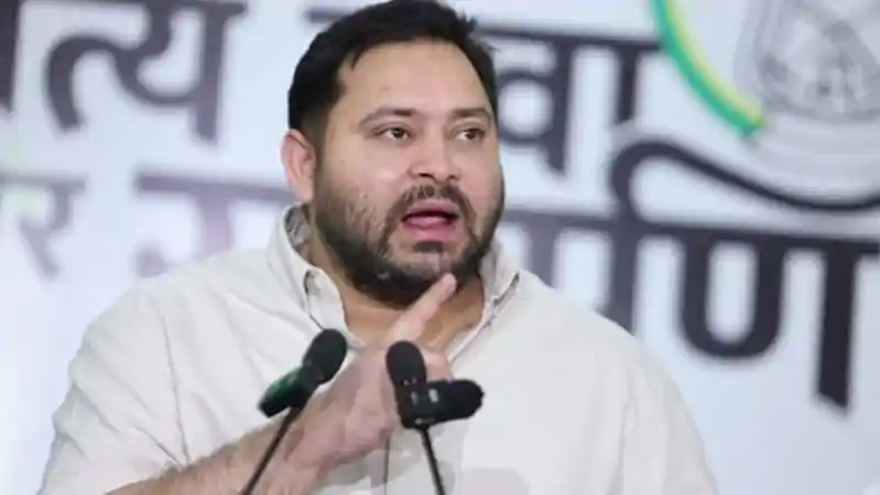 25 जनवरी को लगी चोट, 1 फरवरी को दी जानकारी—क्या विधानसभा सत्र से बच रहे हैं तेजस्वी यादव? Tejashwi yadav