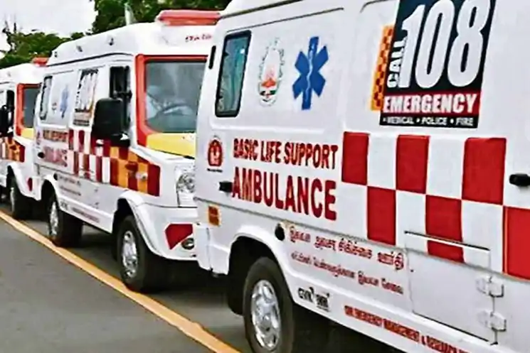 वेतन बकाया से बेहाल 108 एंबुलेंस कर्मी, त्योहार बीते पर भी नहीं मिला नवंबर–दिसंबर का भुगतान