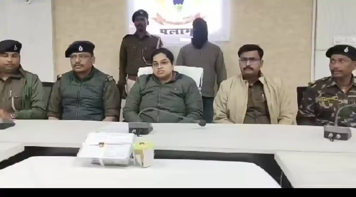 नये साल में पंडवा पुलिस की बड़ी कार्रवाई, माधुरी जंगल से 64 ग्राम ब्राउन शुगर के साथ तस्कर गिरफ्तार