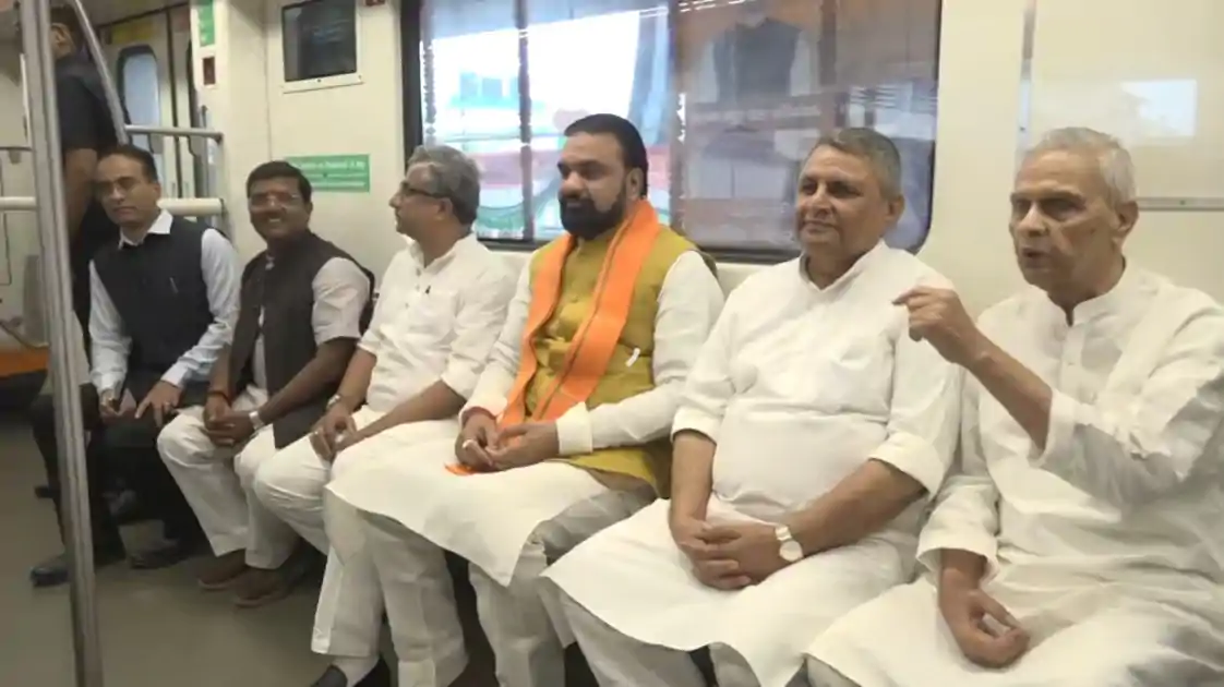 मलाही पकड़ी तक दौड़ने लगी पटना मेट्रो, CM ने दोनों डिप्टी सीएम के साथ क‍िया सफर, 15 मिनट में 6.2km का सफर