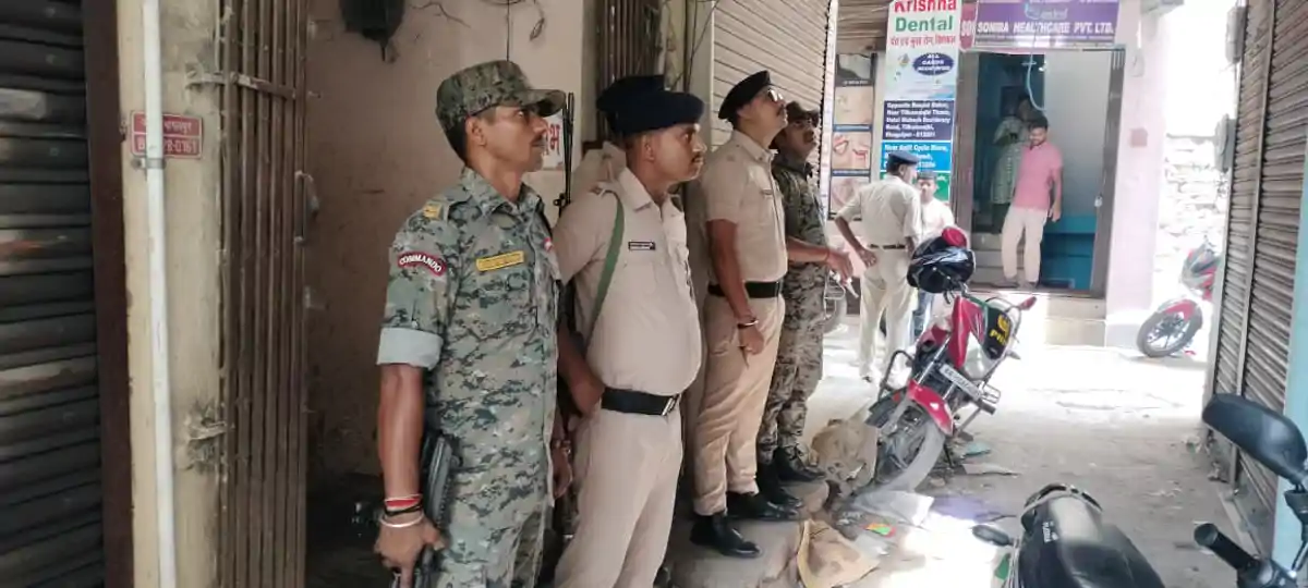 थाने से कुछ दूरी पर ऑफिस से बरामद हुआ बिल्डर का शव, हत्या या आत्महत्या की गुत्थी सुलझाने में जुटी पुलिस