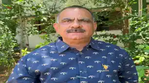  पोस्टर और प्रचार से नहीं, जनता के भरोसे चलती है सरकार : आलोक दूबे 