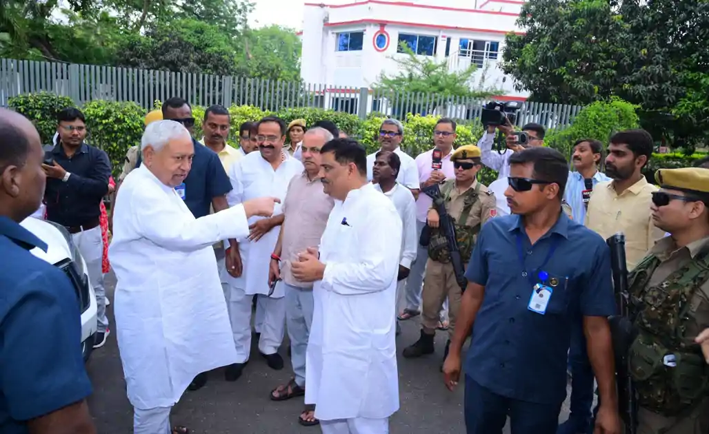 नीतीश कुमार के आवास पर सीक्रेट बैठक! JDU के बड़े-बड़े नेता रहें मौजूद, हो गया बड़ा फैसला?