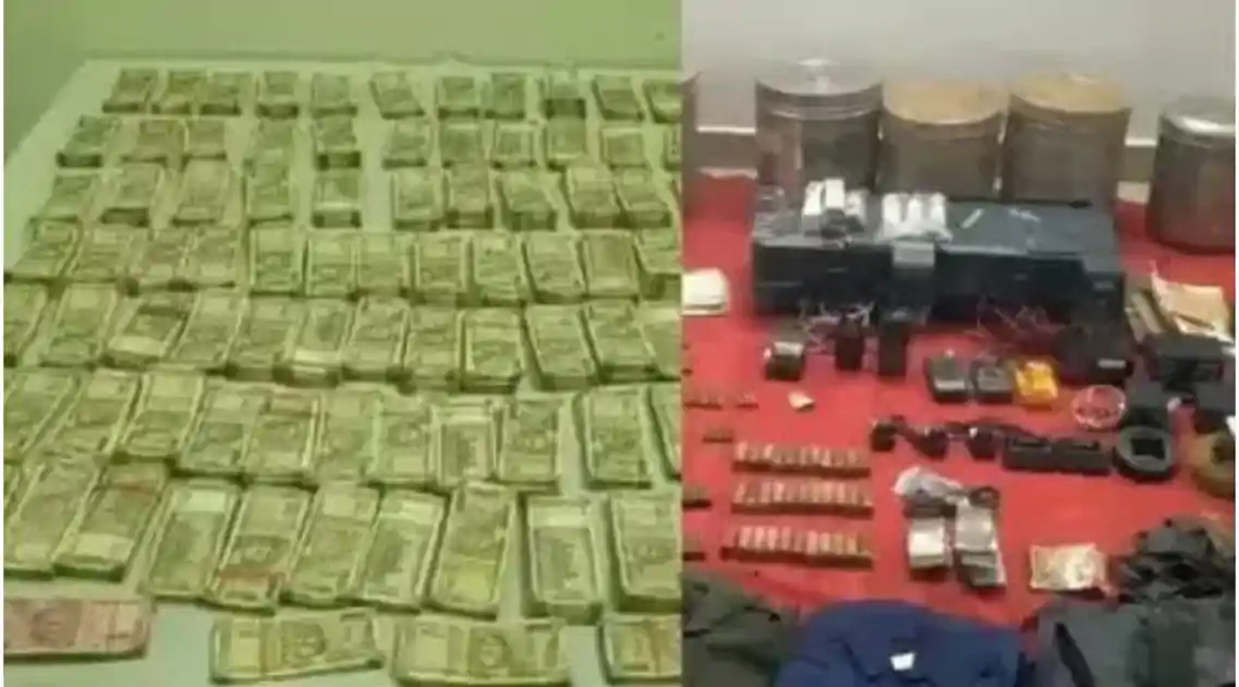 गरियाबंद के जंगल में माओवादियों का छिपा खजाना बरामद, 46 लाख से ज्यादा नकदी और हथियारों का जखीरा मिला