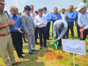 बिहार के मुख्य सचिव प्रत्यय अमृत ने निर्माणाधीन अदाणी पावर प्लांट पीरपैंती का किया दौरा