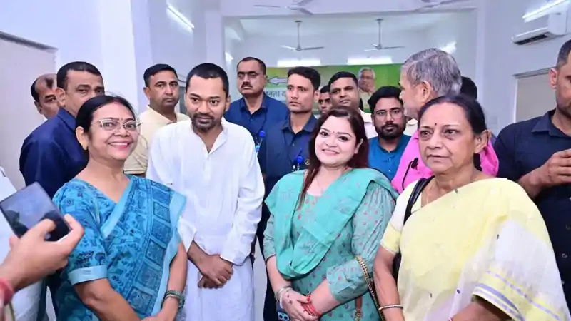 यात्रा से पहले 'जय निशांत-तय निशांत' का नारा, जदयू बोली-नीतीश कुमार ने निशांत को सौंपी है जिम्मेदारी यात्रा से पहले 'जय निशांत-तय निशांत' का नारा, जदयू बोली-नीतीश कुमार ने निशांत को सौंपी है जिम्मेदारी