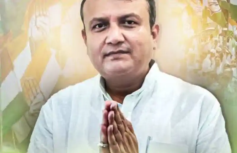 करगहर से कांग्रेस प्रत्याशी संतोष मिश्रा के घर पुलिस की छापेमारी, राजनीतिक हलचल तेज Santosh Singh