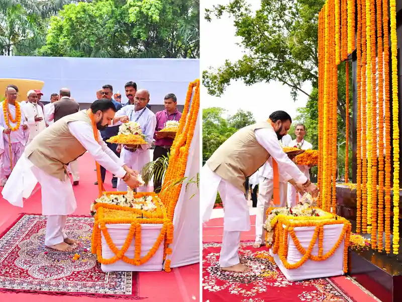 राष्ट्रपिता महात्मा गांधी और पूर्व प्रधानमंत्री लाल बहादुर शास्त्री की जयंती, CM सम्राट ने महापुरुषों को किया नमन राष्ट्रपिता महात्मा गांधी और पूर्व प्रधानमंत्री लाल बहादुर शास्त्री की जयंती, CM सम्राट ने महापुरुषों को किया नमन
