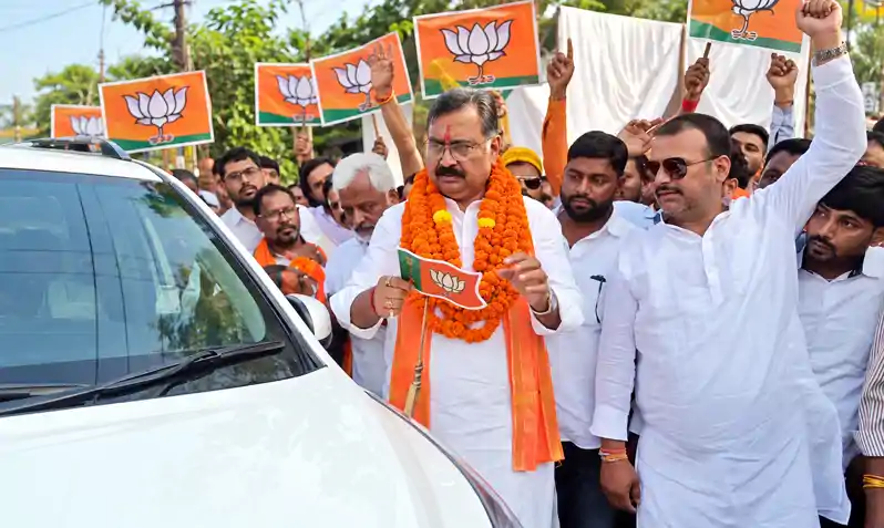 गोरखपुर-फैजाबाद MLC चुनाव : BJP से बागी हुए डॉ. संजयन त्रिपाठी
