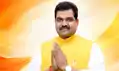 मंगल पांडे पर हमला पड़ा भारी ! पूर्व सांसद ओम प्रकाश यादव को भाजपा का कारण बताओ नोटिस