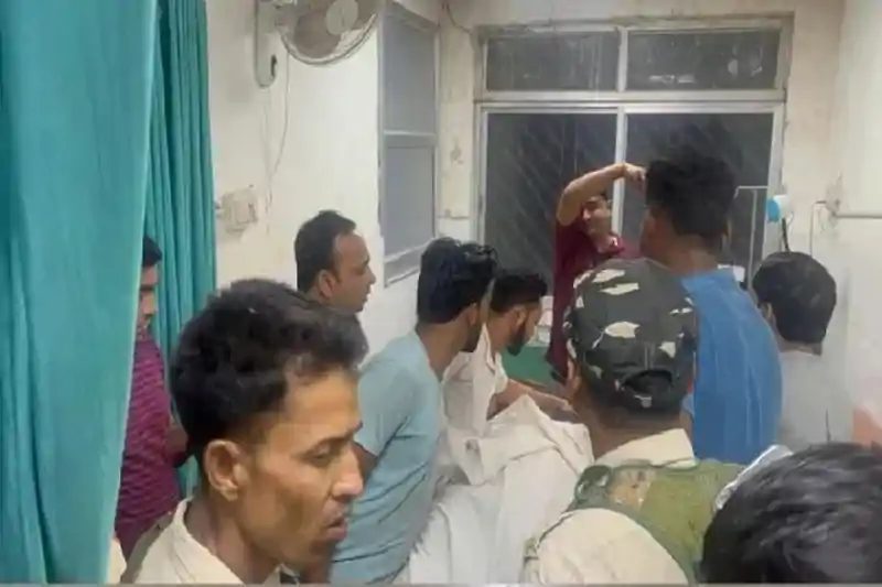 मेदिनीनगर में देर रात फायरिंग, JMM नेता ह*त्याकांड के गवाह की ह*त्या से सनसनी मेदिनीनगर में देर रात फायरिंग, JMM नेता ह*त्याकांड के गवाह की ह*त्या से सनसनी
