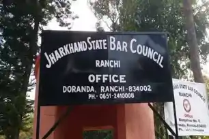 बार काउंसिल चुनाव में सस्पेंस बरकरार, अंतिम चार केंद्रों की गिनती से बदल सकता है समीकरण