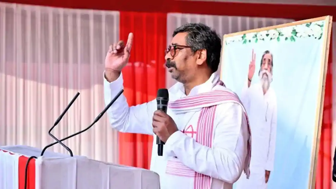 असम में आदिवासियों की बदहाली पर झारखंड CM नाराज़, कहा-सम्मान और हक जरूरी