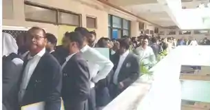 कोतवाली थाने के नोटिस पर भड़के अधिवक्ता, प्रशासन के खिलाफ खोला मोर्चा