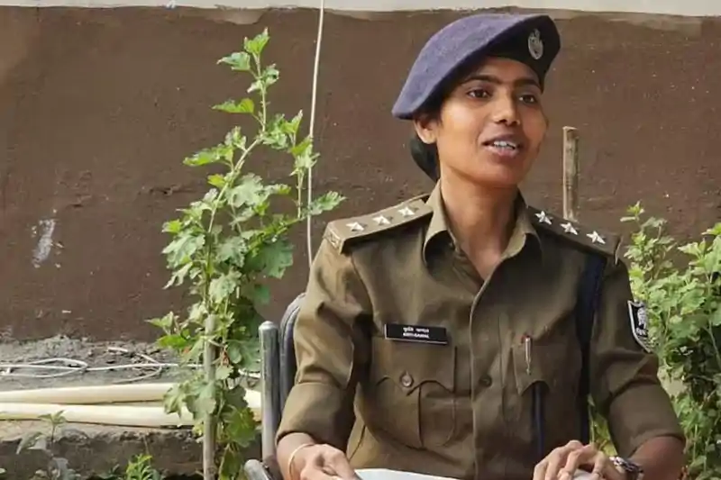 अरवल: पुलिस अधिकारियों की गैर-हाजिरी पर न्यायालय ने जारी किया गैर-जमानती वारंट अरवल: पुलिस अधिकारियों की गैर-हाजिरी पर न्यायालय ने जारी किया गैर-जमानती वारंट