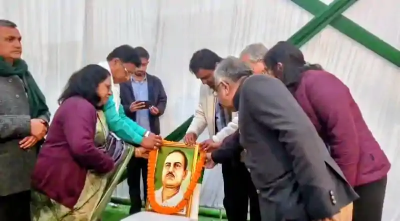 दिल्ली: RJD कार्यालय में 'समकालीन राजनीति और जगदेव बाबू' संगोष्ठी का हुआ आयोजन, संजय यादव समेत कई सांसदों का महाजुटान सुधाकर सिंह