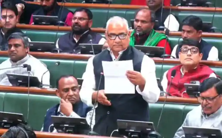 NEET छात्रा की मौत पर सदन में हंगामा, स्पीकर प्रेम कुमार ने दिया सरकार की कार्रवाई का हवाला