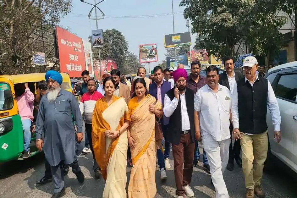 मानगो मेयर की रेस में बन्ना गुप्ता की पत्नी की एंट्री, सुधा गुप्ता ने नामांकन दाखिल किया 