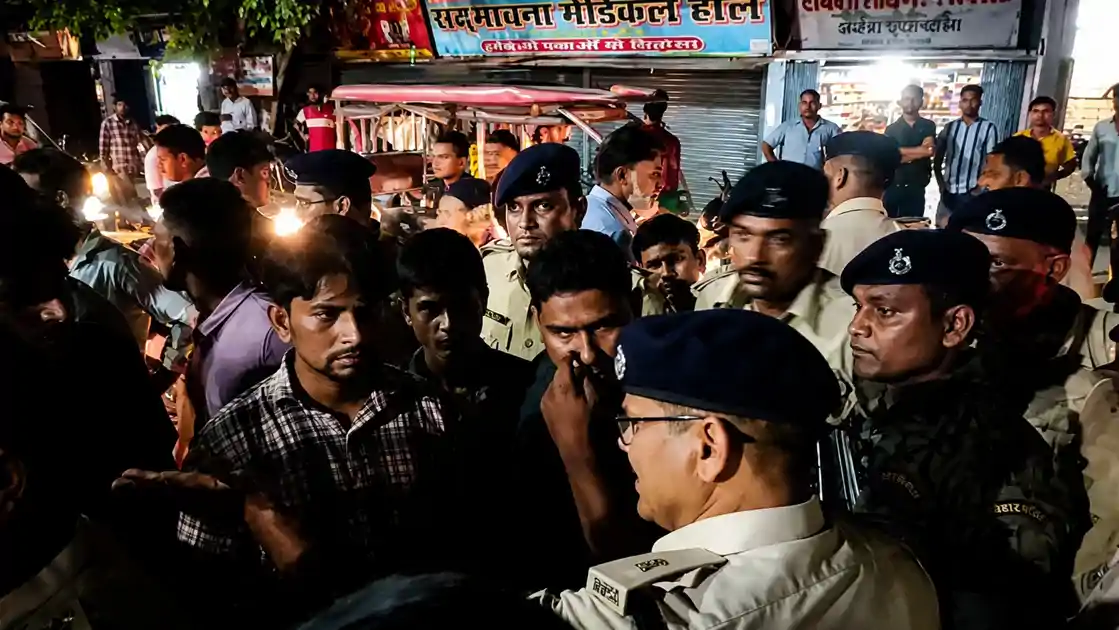 सीवान: सदर अस्पताल में जमकर हंगामा, डॉक्टर और स्टाफ अस्पताल छोड़कर भागे 