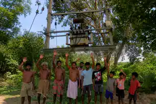 खराब हुआ ट्रांसफॉर्मर, मुहाल हुआ जीना, निवासियों ने लगायी विभाग से गुहार