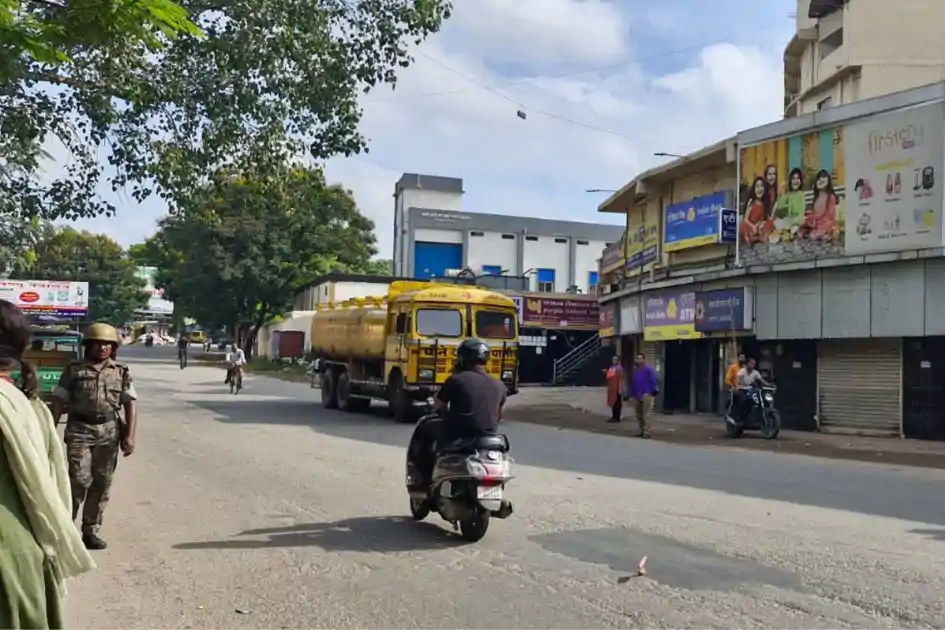 हिमांशु सिंह हत्याकांड के विरोध में थमा जमशेदपुर,एनडीए के बंद का व्यापक असर, पेट्रोल पंप से लेकर बाजार बंद 